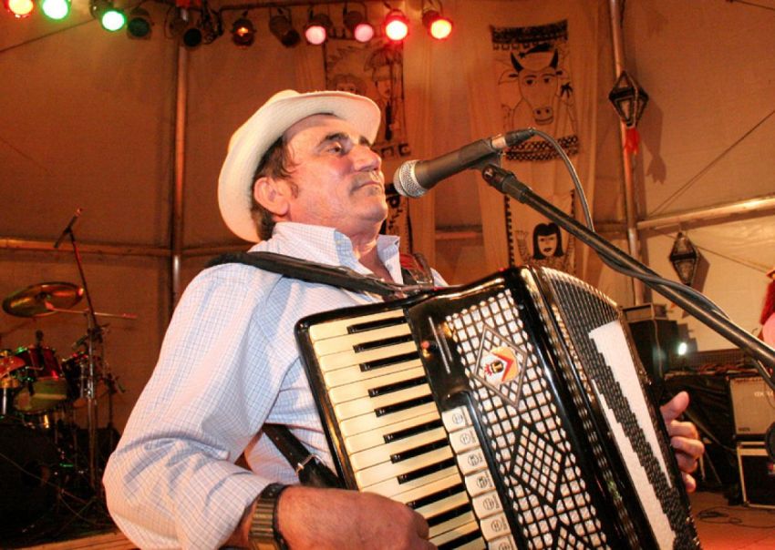 Morre aos 70 anos o sanfoneiro Zé Américo de Campo do Brito