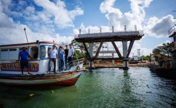 Ministro visita as obras da ponte Penedo-Neópolis
