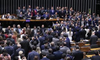 Câmara dos Deputados terá semana marcada por debates sobre anistia e isenção do Imposto de Renda