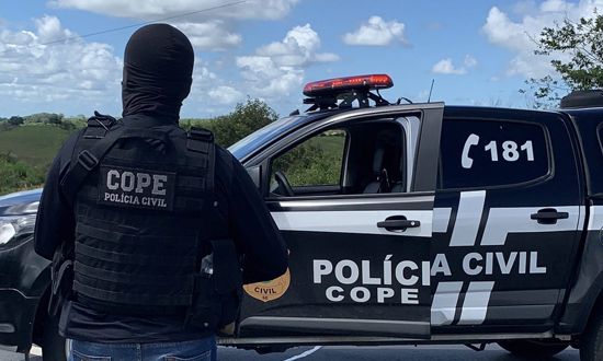 Homem é preso e outro morre durante operação que investiga homicídios