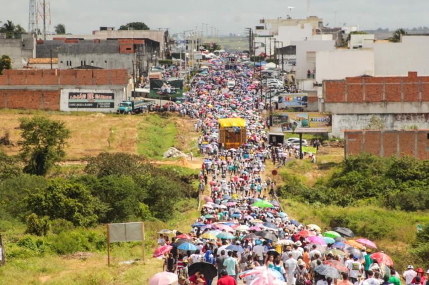Romaria de Nossa Senhora Aparecida reúne milhares de fiéis em Sergipe