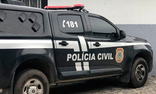 Polícia apreende arma e carregadores em condomínio de alto padrão