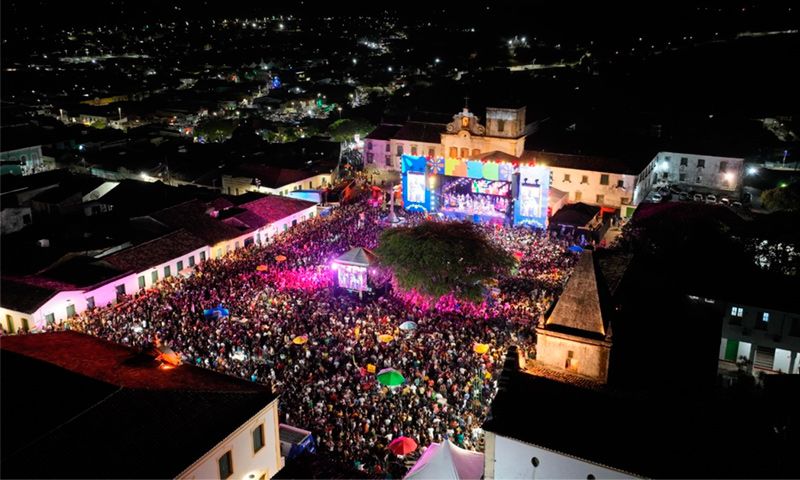 Cidade Decretos municipais proíbem uso de paredão e embalagens de vidro no FASC