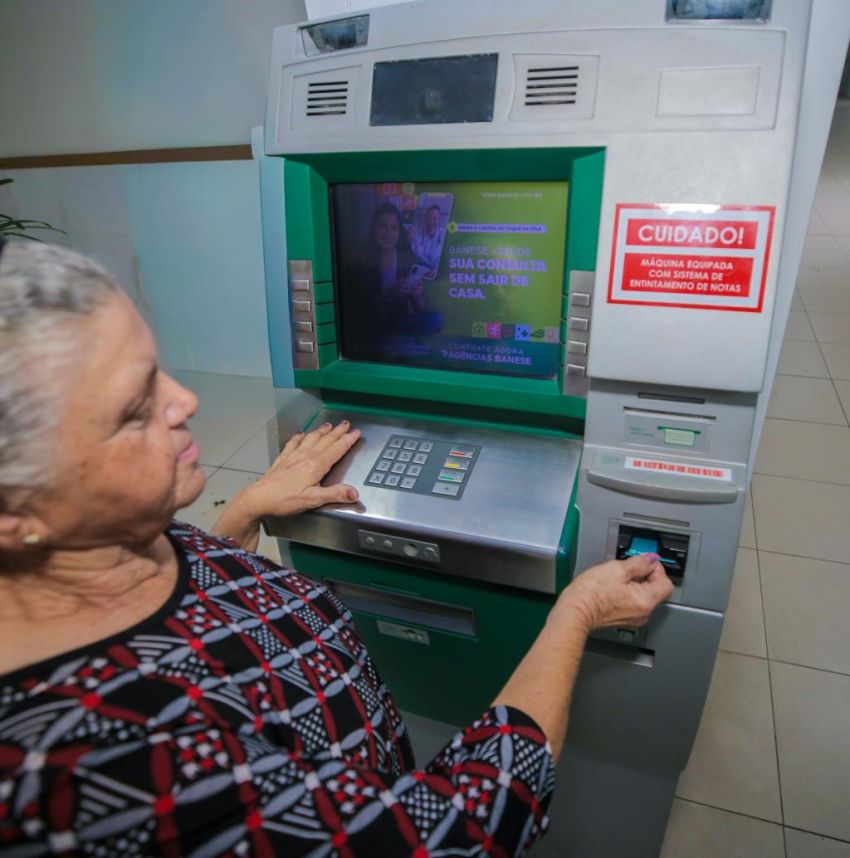 Prefeitura antecipa pagamento da folha salarial de novembro para servidores municipais