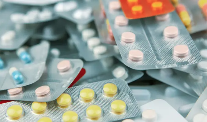 Medicamentos manipulados e industrializados: conheça as diferenças e garantias