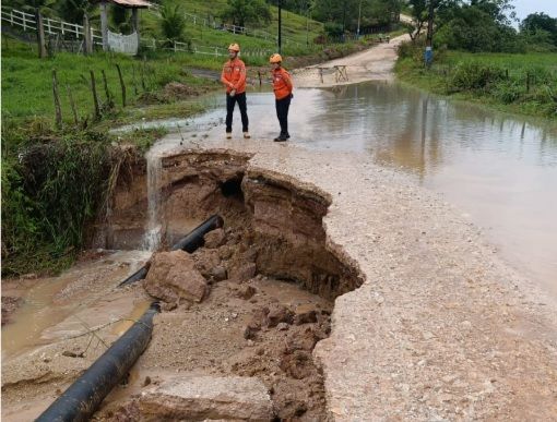 Temporal causa alagamentos e danos em municípios sergipanos