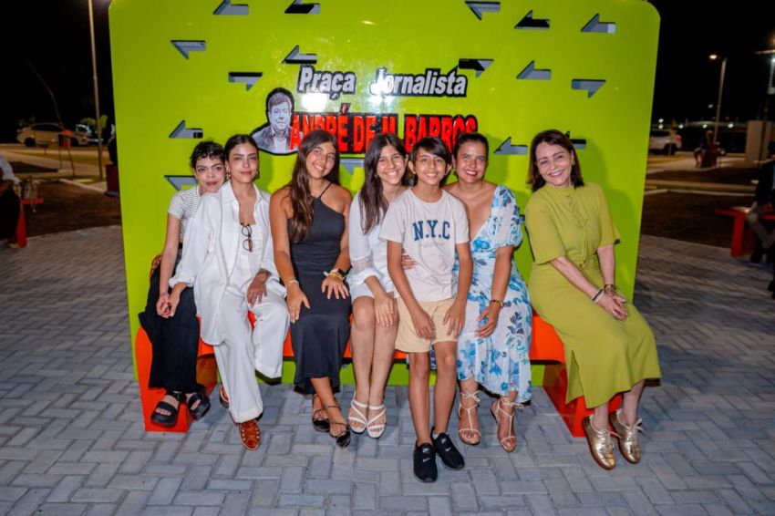 Prefeita Emília inaugura Praça Jornalista André Barros e entrega novo espaço de lazer na Aruana