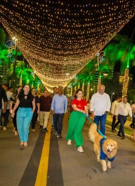 Prefeita Emília Corrêa dá início ao projeto A Luz do Natal e abre oficialmente a temporada natalina de Aracaju