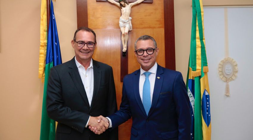 Governador Fábio Mitidieri transmite cargo ao vice-governador Zezinho Sobral