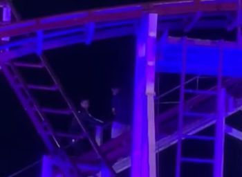 Pessoas são resgatadas após montanha-russa travar em Aracaju