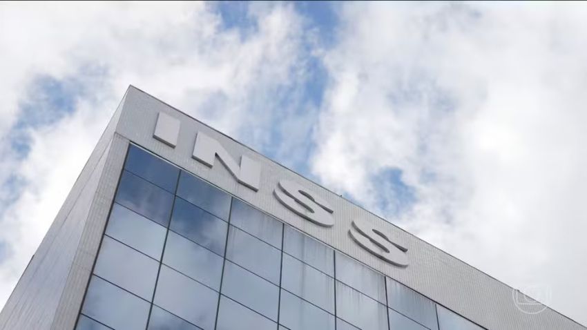 PF faz operação contra desvios do INSS: senador Weverton é alvo e secretário da Previdência é preso