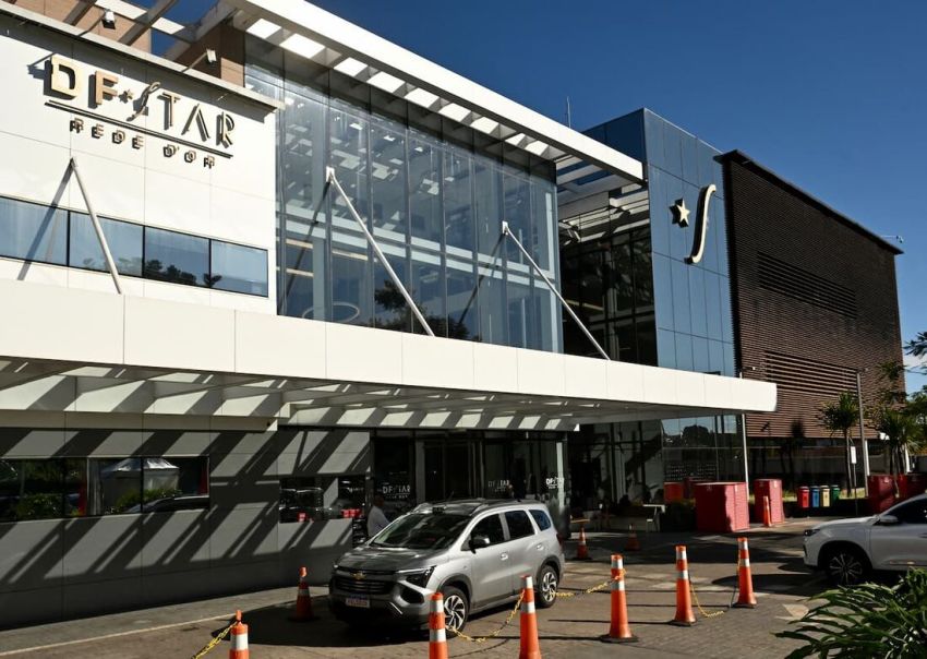 "Cirurgia finalizada com sucesso", diz Michelle sobre cirurgia de Bolsonaro