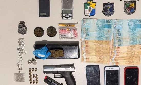 Casal é preso com drogas, armas, munição e mais de R$ 3 mil em Estância