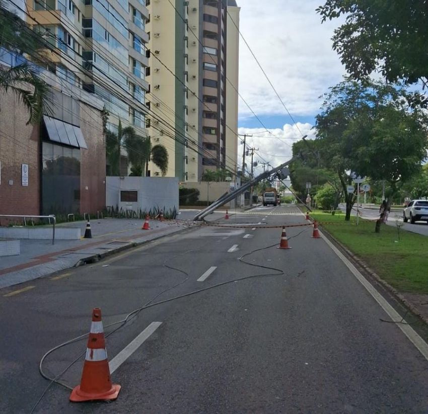 Energisa já registrou 239 colisões de veículos em postes este ano; Aracaju lidera com 50 ocorrências