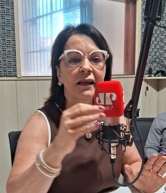 Emília Corrêa faz balanço da gestão, anuncia concursos e sinaliza possível disputa ao Governo