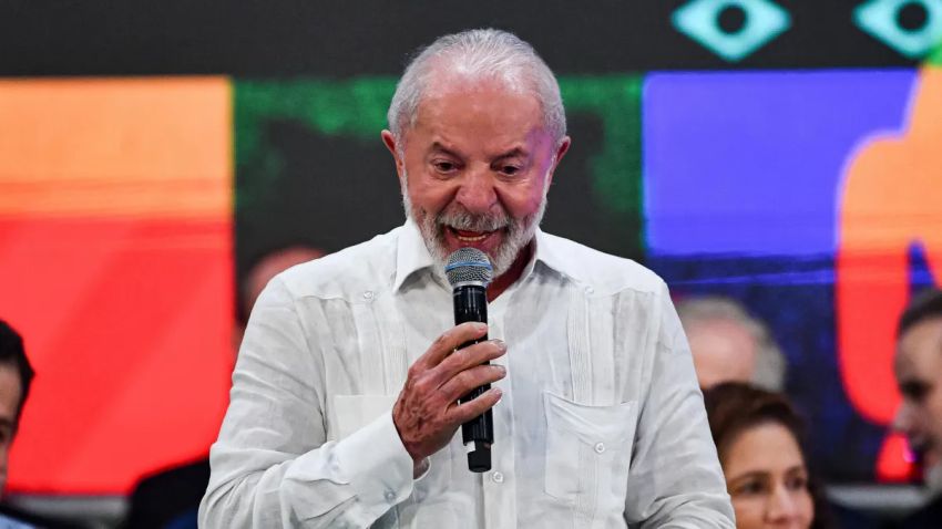 Lula sanciona lei que proíbe descontos automáticos de benefícios do INSS