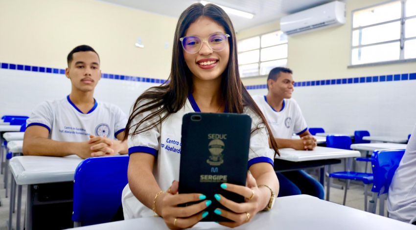 Rede pública estadual de ensino chega a 100% das escolas conectadas