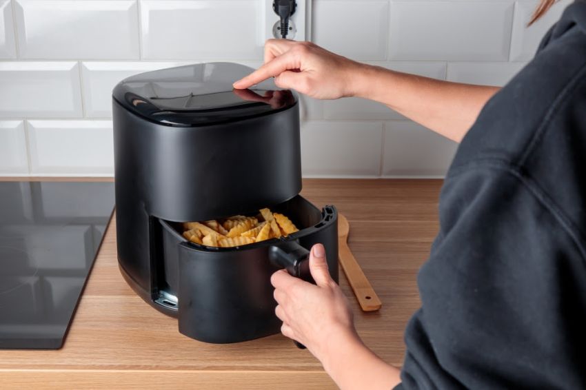 Air fryer pode ser aliada da saúde, mas uso demanda cuidados