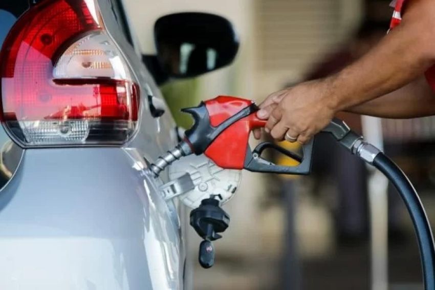 Gasolina sobe 4,6% em 30 dias em Sergipe; veja média de preços