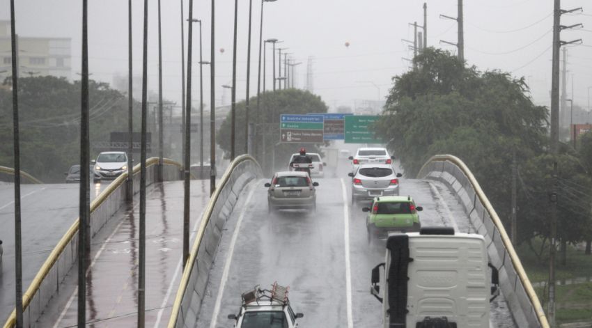 Aviso meteorológico é renovado com alerta para chuvas moderadas a intensas em todo o estado