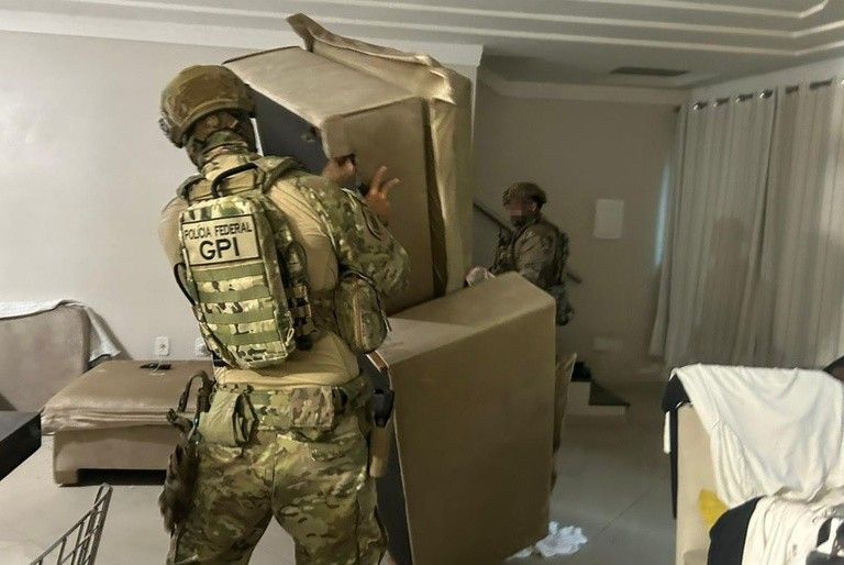 Operação contra tráfico e lavagem de dinheiro cumpre mandados em Aracaju