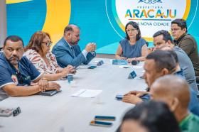 Prefeita Emília anuncia reajuste de 5,24% para servidores efetivos após negociação com sindicatos