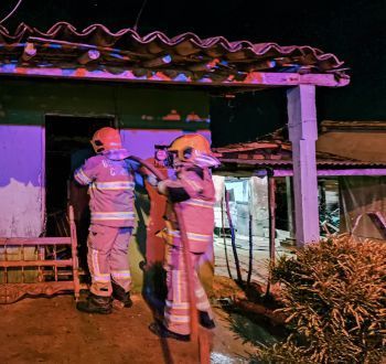 Incêndio atinge uma residência localizada no povoado Colônia Treze em Lagarto; ninguém ficou ferido