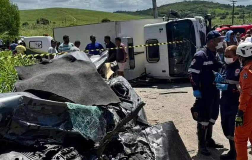 Músico e marido de cantora sergipana está entre as vítimas de acidente que matou quatro pessoas da mesma família