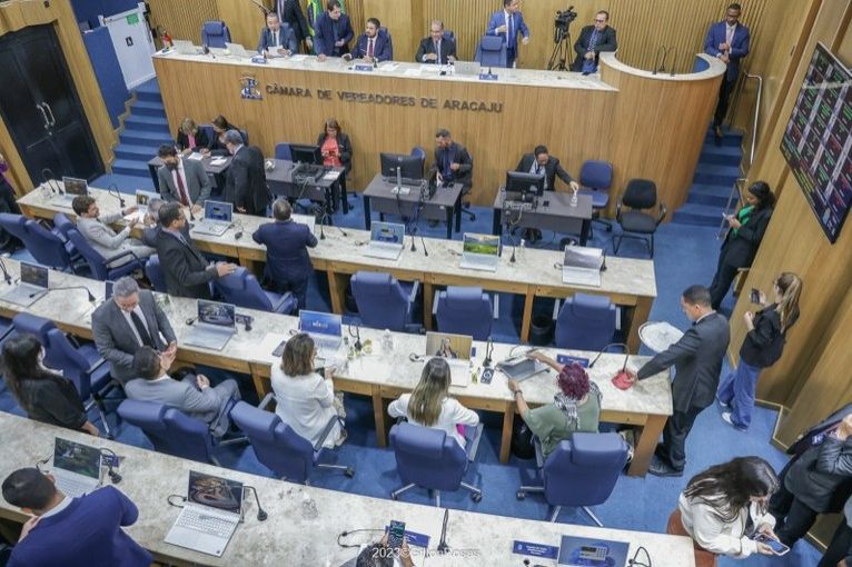 Câmara de Aracaju aprova reajuste salarial para servidores do Legislativo