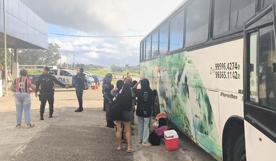 Operação da PM apreende drogas em ônibus com torcedores do Santa Cruz