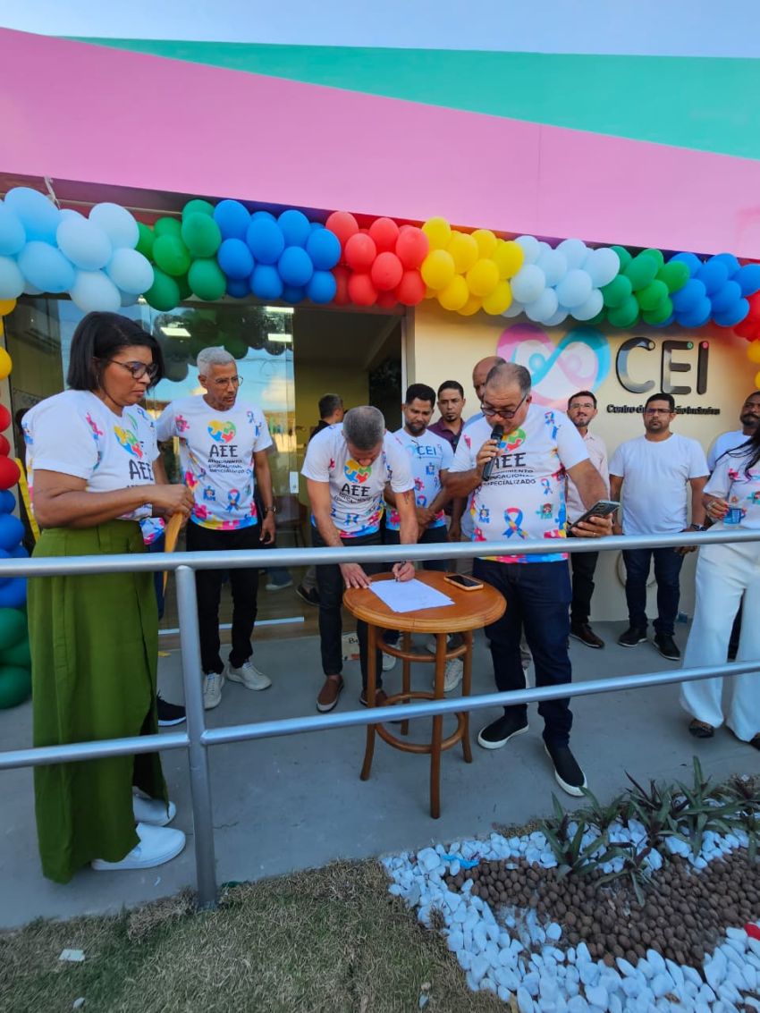 Juca inaugura obras e assina novas ordens de serviço em Pedra Branca