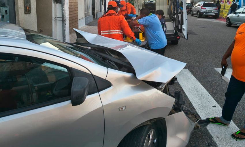 Colisão entre três veículos deixa seis pessoas feridas em Aracaju