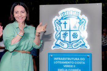 Prefeita Emília Corrêa entrega obras de infraestrutura e nova praça no bairro Aruana