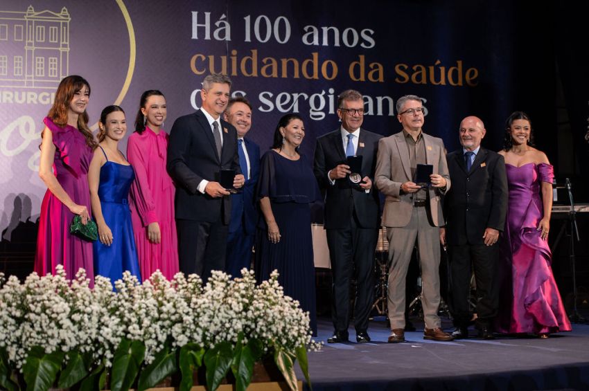 Hospital de Cirurgia celebra centenário com baile marcado pela entrega da Comenda Dr. Augusto Leite, emoção e reconhecim