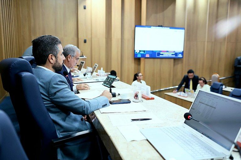 Reajuste da saúde: Câmara de Aracaju aprova novo plano salarial para sete categorias municipais