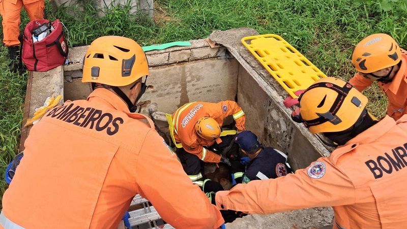 Funcionários da Iguá ficam feridos após queda em casa de bombas em Socorro
