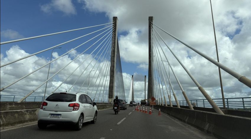 Obra de iluminação muda trânsito na Ponte Aracaju-Barra nesta sexta