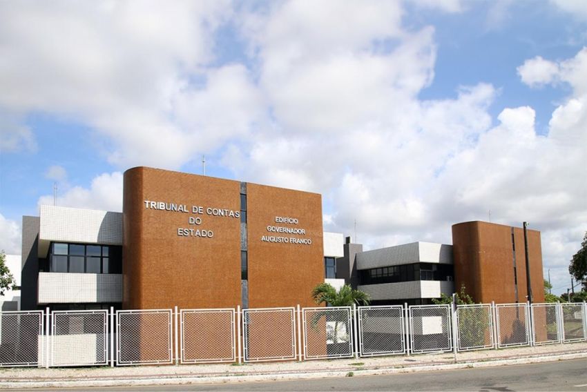 TCE suspende gastos do Festival da Mandioca e barra Casamento do Matuto