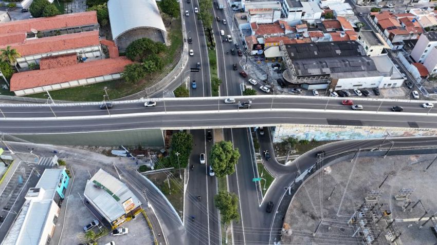 Obras alteram trânsito no viaduto da Avenida Francisco Porto