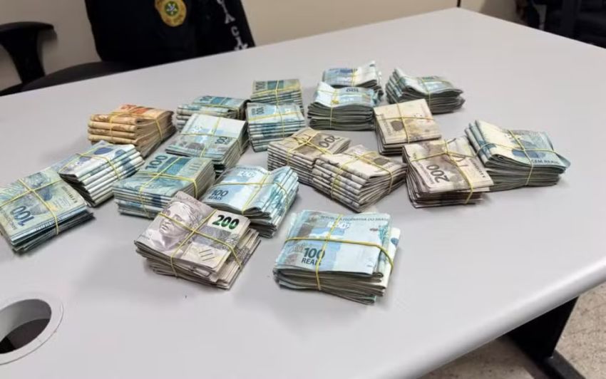 Servidor da Educação de Aracaju alega origem lícita de dinheiro após apreensão de R$ 240 mil