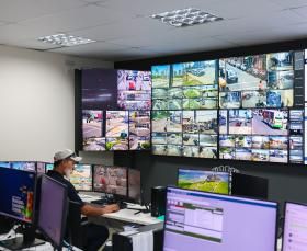 Prefeitura amplia rede de monitoramento e instala mais 10 totens inteligentes em Aracaju