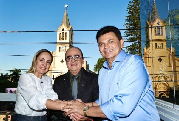 Prefeito do PT rompe com base governista e declara apoio à pré-candidatura de Valmir de Francisquinho