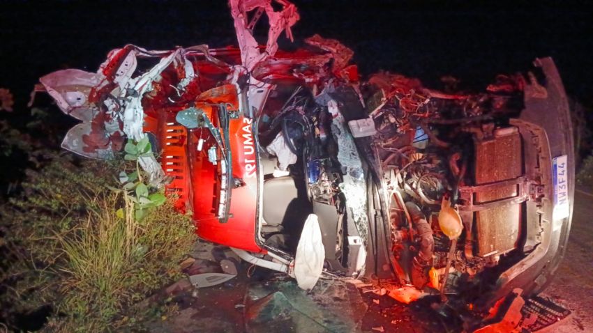 Grave acidente envolvendo uma ambulância do SAMU deixa duas pessoas mortas em Poço Redondo