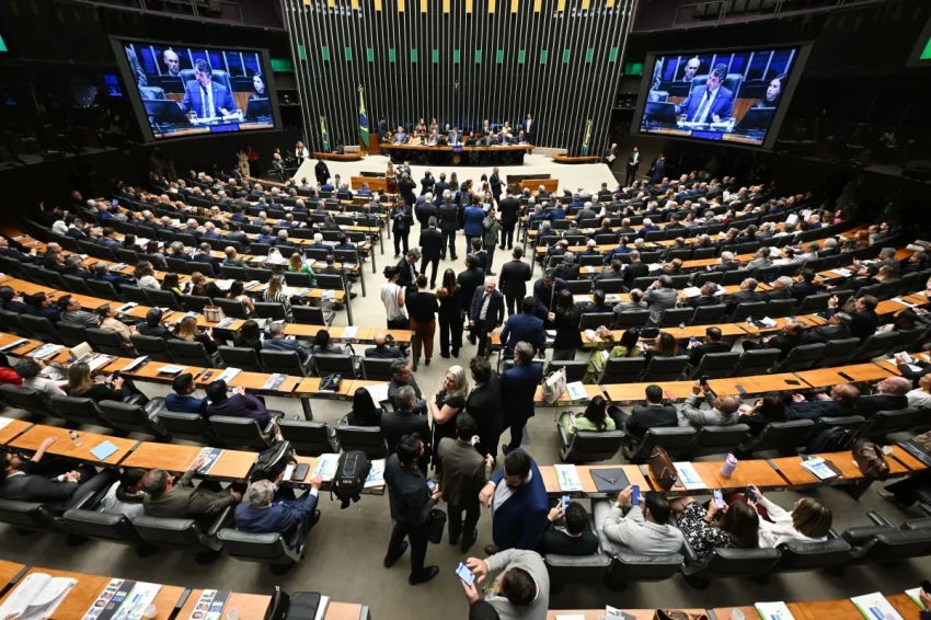 Câmara instala comissão sobre redução da maioridade penal nesta quarta