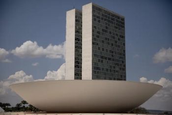 Com apoio do governo, Congresso autoriza gasto de até R$ 7 bi acima do teto