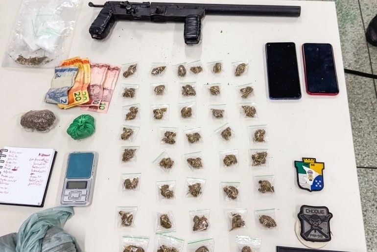 Adolescente é apreendido com drogas e arma de fabricação caseira no bairro 17 de Março