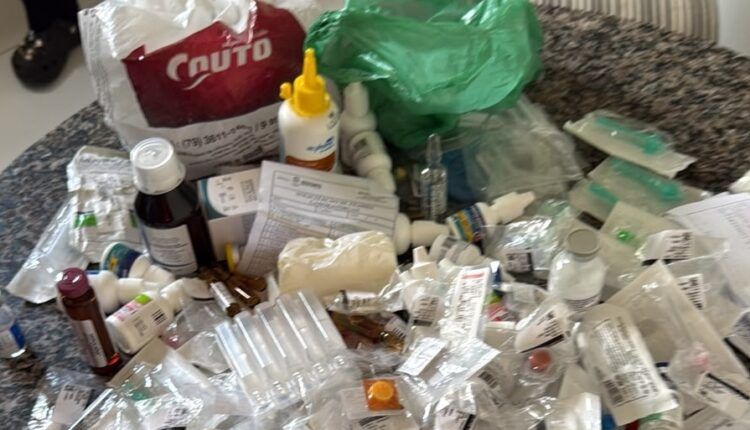 Técnica de enfermagem é presa acusada de desviar medicamentos de hospital