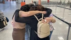 Irmãs acolhidas pela assistência de Aracaju reencontram a mãe em Portugal após meses de espera