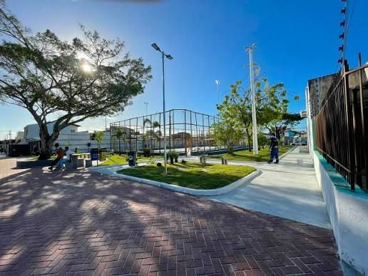 Moradores do bairro Suíssa celebram nova estrutura da Praça Professor Manoel Franco Freire