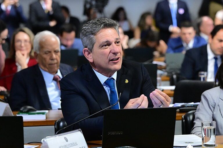 PEC da Segurança é aprovada pela CCJ do Senado; Rogério Carvalho, relator da proposta, deu parecer favorável